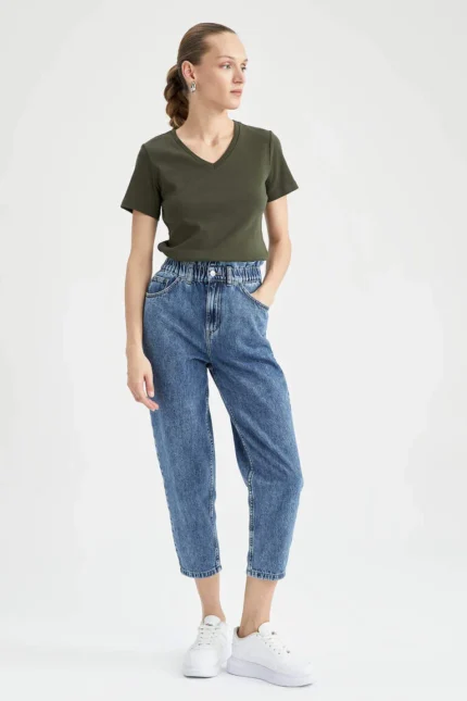 Slim Fit V Yaka Kısa Kollu %100 Pamuk Tişört