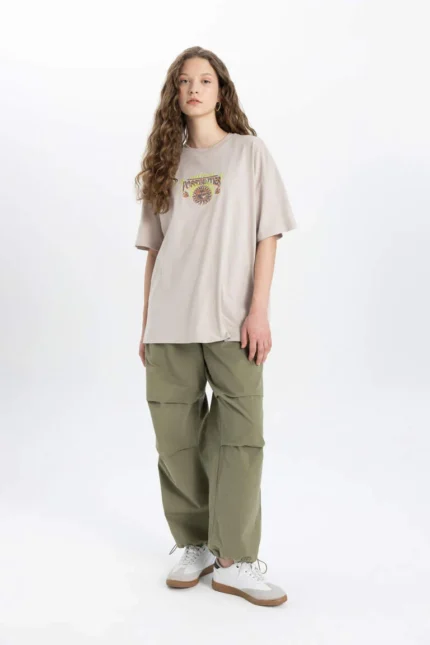 Oversize Fit Sırt Baskılı Bisiklet Yaka Sırt Baskılı Kısa Kollu Tişört