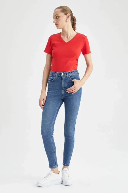 Slim Fit V Yaka Kısa Kollu %100 Pamuk Tişört
